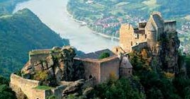 Ruine Aggstein, 16 min, 10,4 km vom Heurigen Gasthof Pammer  I Weingut Wachau entfernt