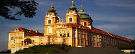 Stift Melk, 21min, 21,4 km vom Heurigen Gasthof Pammer I Weingut Wachau entfernt